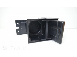 Передний держатель чашки