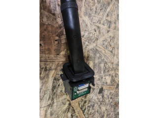 Ручка стеклоочистителей 30768101   Volvo V70