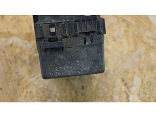 Pojistková skříňka 63564198 Nissan Navara D40 2008