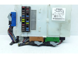 Блок предохранителей 30765624, 7G9T14C256FA   Volvo V70    