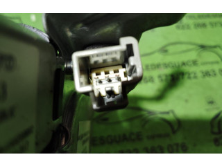 Моторчик заднего дворника 8638163    Volvo XC90