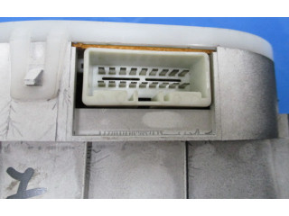 Панель приборов Mazda 323