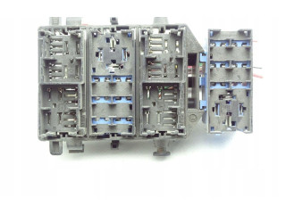 Pojistková skříňka 8200003634 Renault Vel Satis 2005