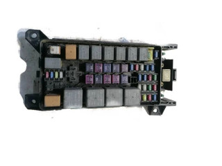 Блок предохранителей 911613E011   KIA Sorento    