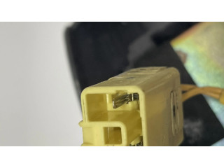 Подушка безопасности водителя T93141A, LC6357K0063 Mazda Premacy