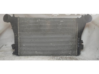 Интеркулер  1K0145803A, 0485250   Volkswagen Touran I 