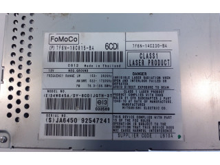 Радио/ проигрыватель CD/DVD / навигация