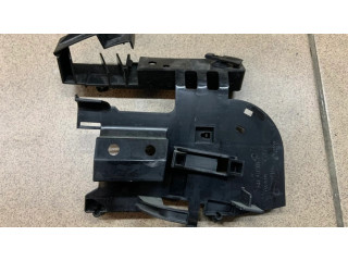 Другая деталь отсека двигателя