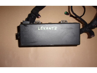 Блок предохранителей 670101639   Maserati Levante    