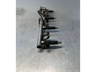 Топливная рампа 058133681, 058133681   Audi A3 S3 8L  