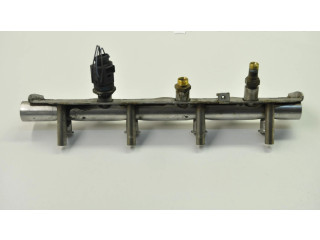 Топливная рампа 06F133317   Audi TT TTS Mk2   для двигателя CESA