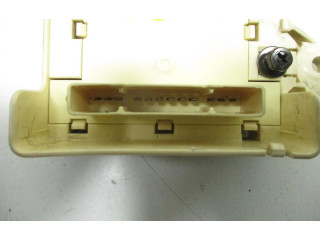 Блок предохранителей Lexus IS 200-300