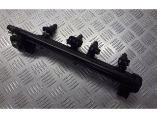 Топливная рампа 06A133317A   Audi A3 S3 8L  