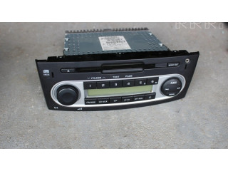 Радио/ проигрыватель CD/DVD / навигация