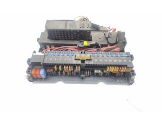 Блок предохранителей 8364542   BMW X3 E83    