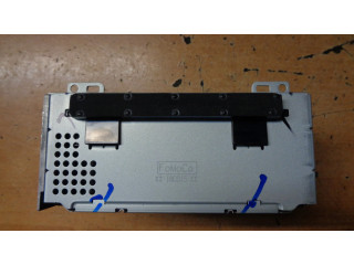 Радио/ проигрыватель CD/DVD / навигация