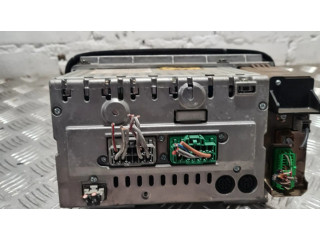 Радио/ проигрыватель CD/DVD / навигация