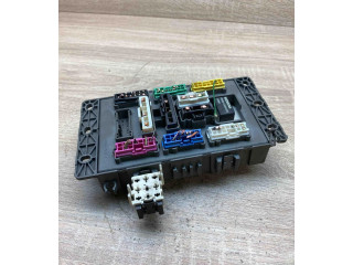 Блок предохранителей 518174701, YQE000050 Rover 75