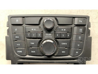 Радио/ проигрыватель CD/DVD / навигация