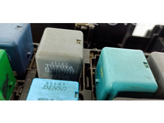 Блок предохранителей  8826332070, 1567001400   Toyota Prius (XW20)    