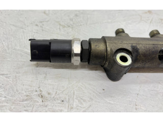 Топливная рампа 8658252   Volvo V70  