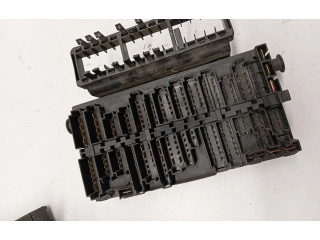 Блок предохранителей  357937039   Volkswagen Transporter - Caravelle T4    