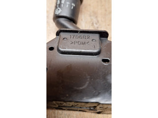 Ручка стеклоочистителей 17D682 Volkswagen Golf IV