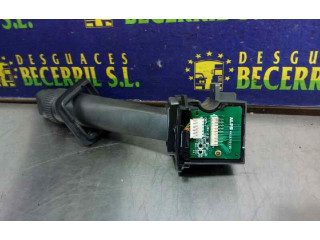 Ручка стеклоочистителей 8666599, 01W21A Volvo V70