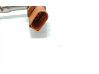 Топливная рампа 03F133320C, 06J906051D   Audi A1  