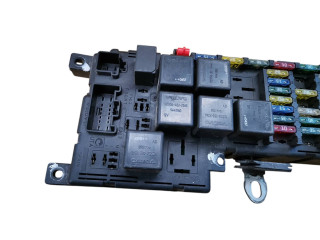 Блок предохранителей 30728008, 518828108 Volvo S80