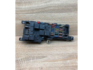 Блок предохранителей 8637841 Volvo S80