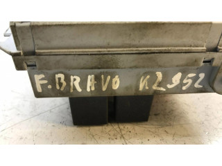 Блок предохранителей  51790930, k2952   Fiat Bravo    