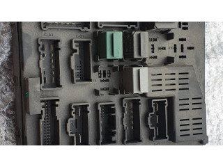 Блок предохранителей  8378113, 518792114   BMW Z4 E85 E86    