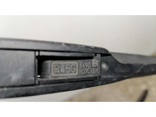 Стеклоочиститель лобового стекла