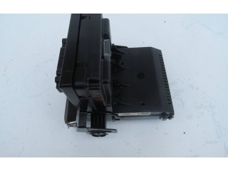 Блок предохранителей 30786890, 06W492   Volvo XC90    