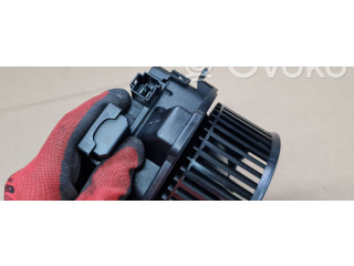 Вентилятор печки 4M1820021C Audi Q5 SQ5