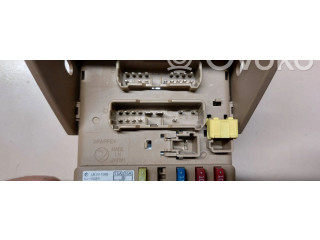 Блок предохранителей 82201FG000, LB101100B   Subaru Forester SH    