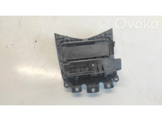 Другая деталь салона