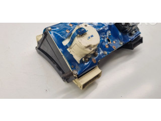 Přístrojová deska Volkswagen PASSAT B2 1987 321919033RF