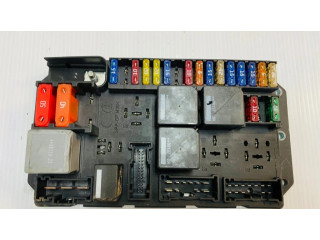 Pojistková skříňka YQE500390 Rover Range Rover 2015