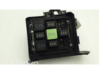 Pojistková skříňka 7P0937211A Porsche Cayenne (92A) 2015