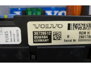 Блок предохранителей  30728512, 30728512   Volvo V70    