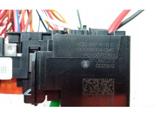 Блок предохранителей 5Q0937615C Skoda Karoq