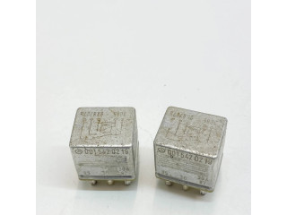 Pojistková skříňka A1075454940, A0015420219 Mercedes-Benz SL R107 1987