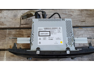 Радио/ проигрыватель CD/DVD / навигация