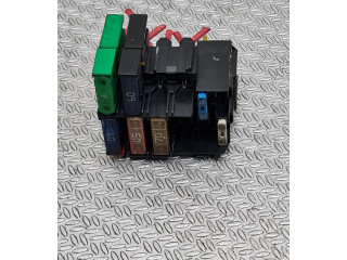 Блок предохранителей 15446181 Renault Clio II