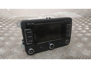 Радио/ проигрыватель CD/DVD / навигация