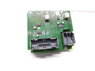 Блок предохранителей 30786475, 28062212 Volvo V70