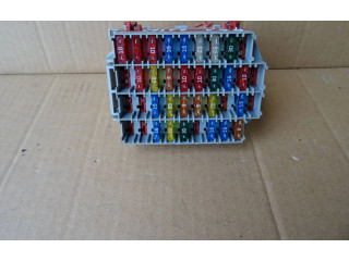 Блок предохранителей  9162439   Volvo V70    