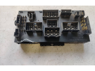 Pojistková skříňka 171941813D Volkswagen PASSAT B3 1991